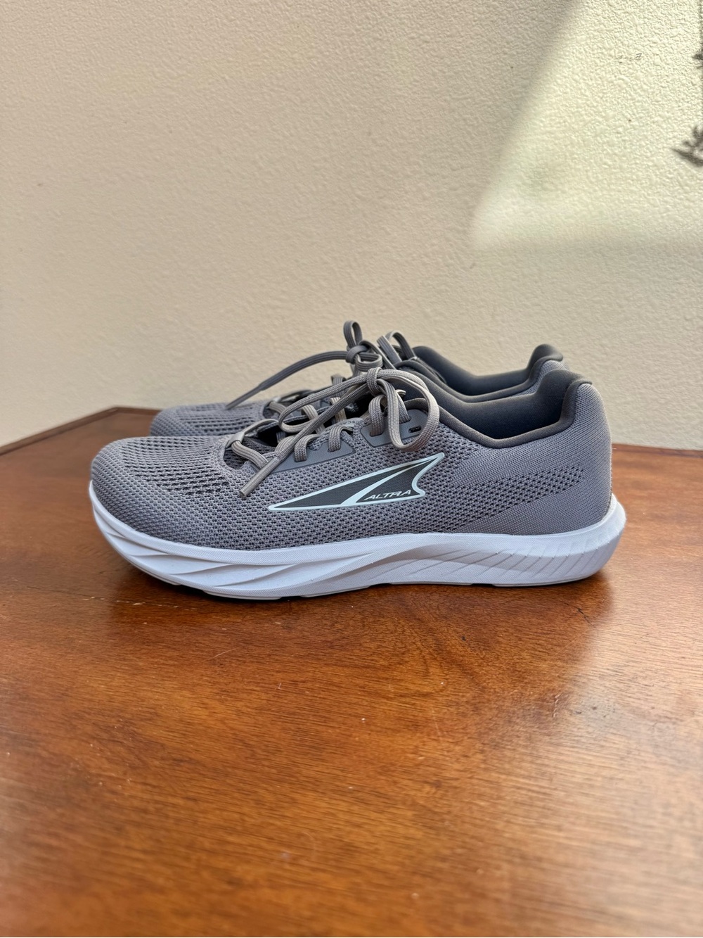 Altra Escalante 4 Women’s Size 7.5